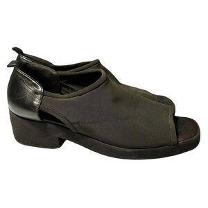 Donald J. Pliner Womens Pull On Block Heels Size 6.5 Brown